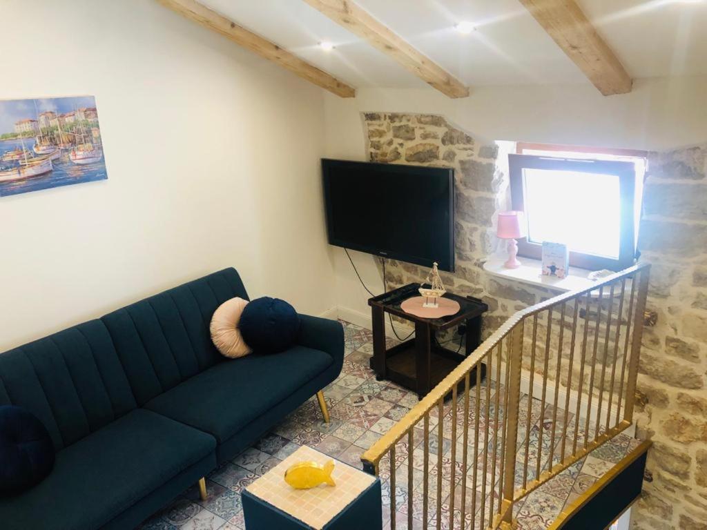 Istrian Stone House In The Heart Of The Beautiful Fishing Village Fazana - Only Few Steps From The Sea And The Wonderful Beach - Incl Plasma-Quad-Plus-Filter Against C O V I D Екстериор снимка